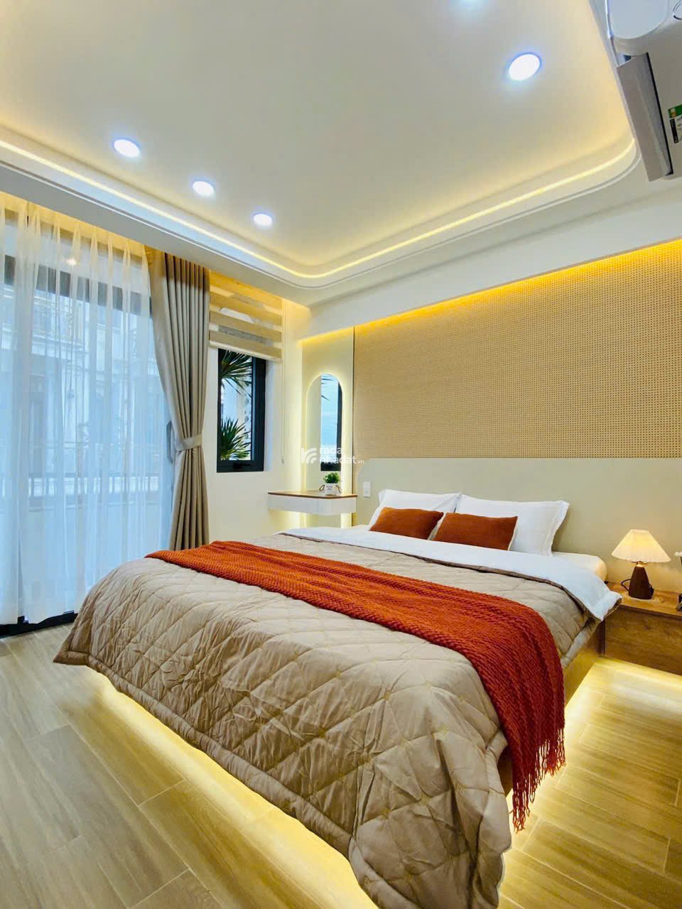 Bán nhà giá ngộp DT 46m2 Thích Quảng Đức, P5, Phú Nhuận giá chỉ 2tỷ350tr. Nhà Sổ Hồng Riêng