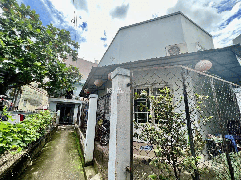 Bán nhà 2 mặt tiền ngay trung tâm chợ Đầu Mối diện tích 79m2, ngang 6m