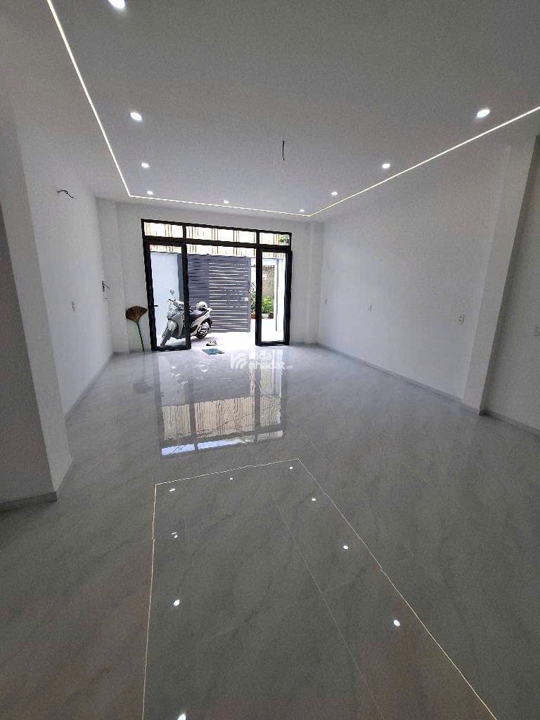 NHÀ ĐẸP  PHÙ HỢP GIA ĐÌNH Ở ĐÔNG NGƯỜI ĐÂY ĐỦ CÔNG NĂNG