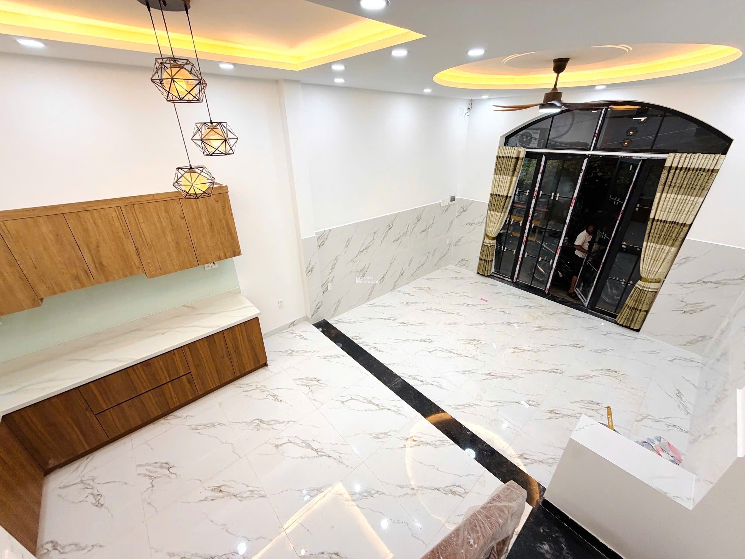 BÁN NHÀ BÌNH THẠNH MỚI XÂY GIÁ RẺ - HẺM TO, TẶNG NỘI THẤT - 5x8M 4 TẦNG -  GIÁ 7,5 TỶ CÒN BỚT