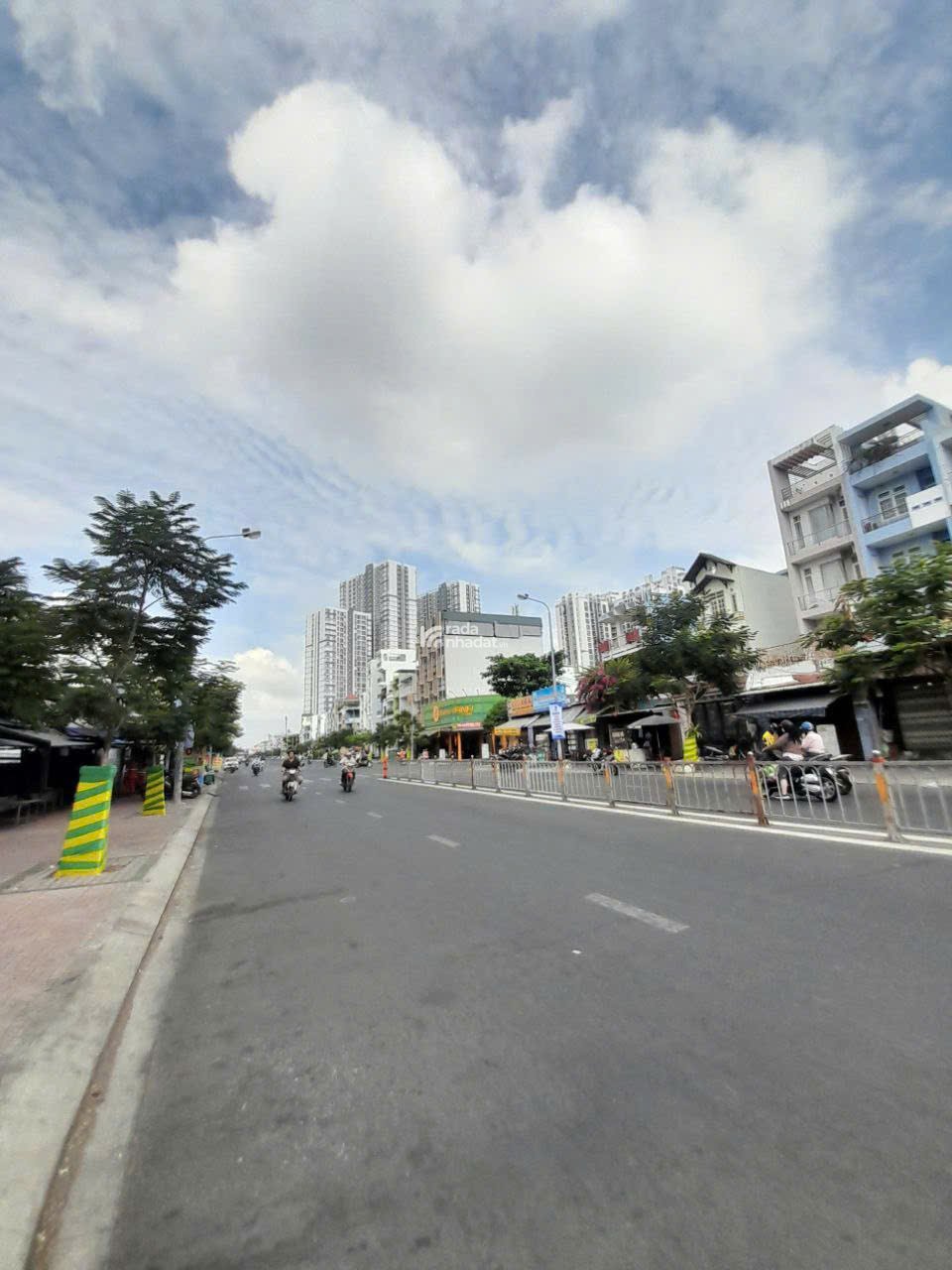Nhà 7 tầng mặt tiền Lý Chiêu Hoàng Q6 (4x27) giá chỉ 17 tỷ có HĐ thuê