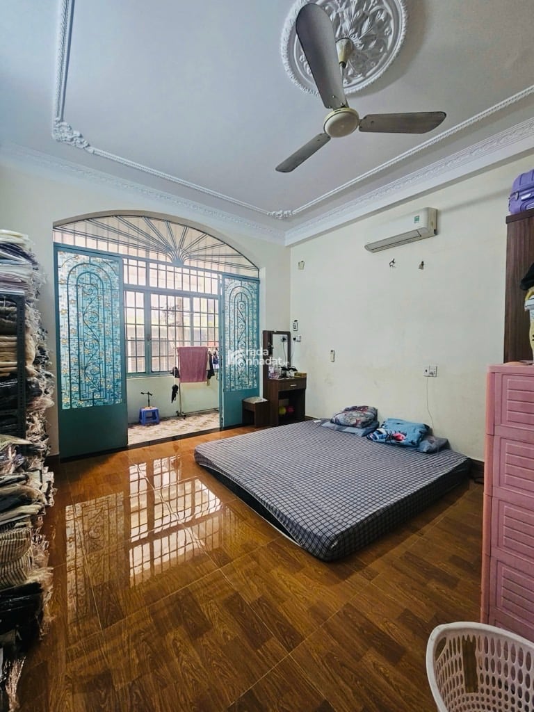 KHU CHỢ VẢI - HỒNG LẠC -TÂN BÌNH -DT: 4.3*14M - 4 TẦNG BTCT - 8 TỶ 5