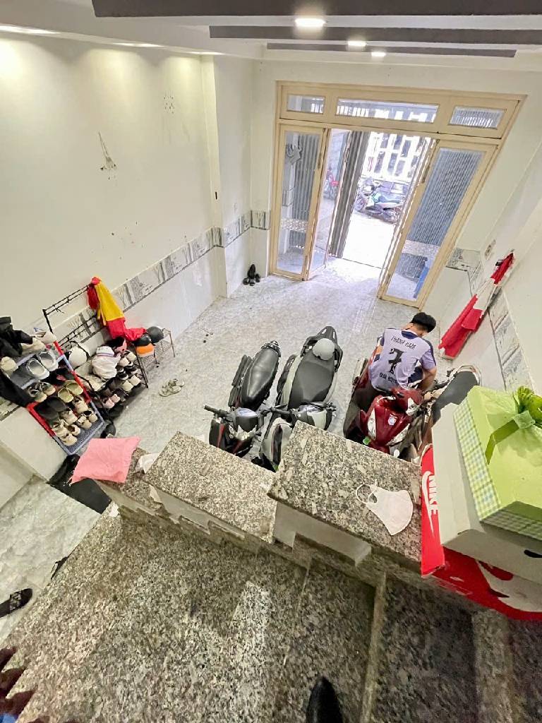Nhà đẹp BTCT 3 tầng, HXH né nhau, ngay siêu thị AEON 