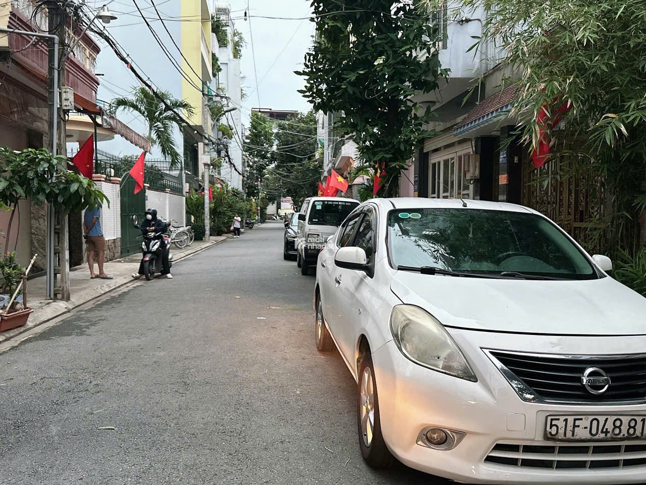 Bán nhà 4 tầng BTCT hẻm 8m Cộng Hòa ngang 5m 100m2 có gara sát bên ga T3 chỉ 23 tỷ.