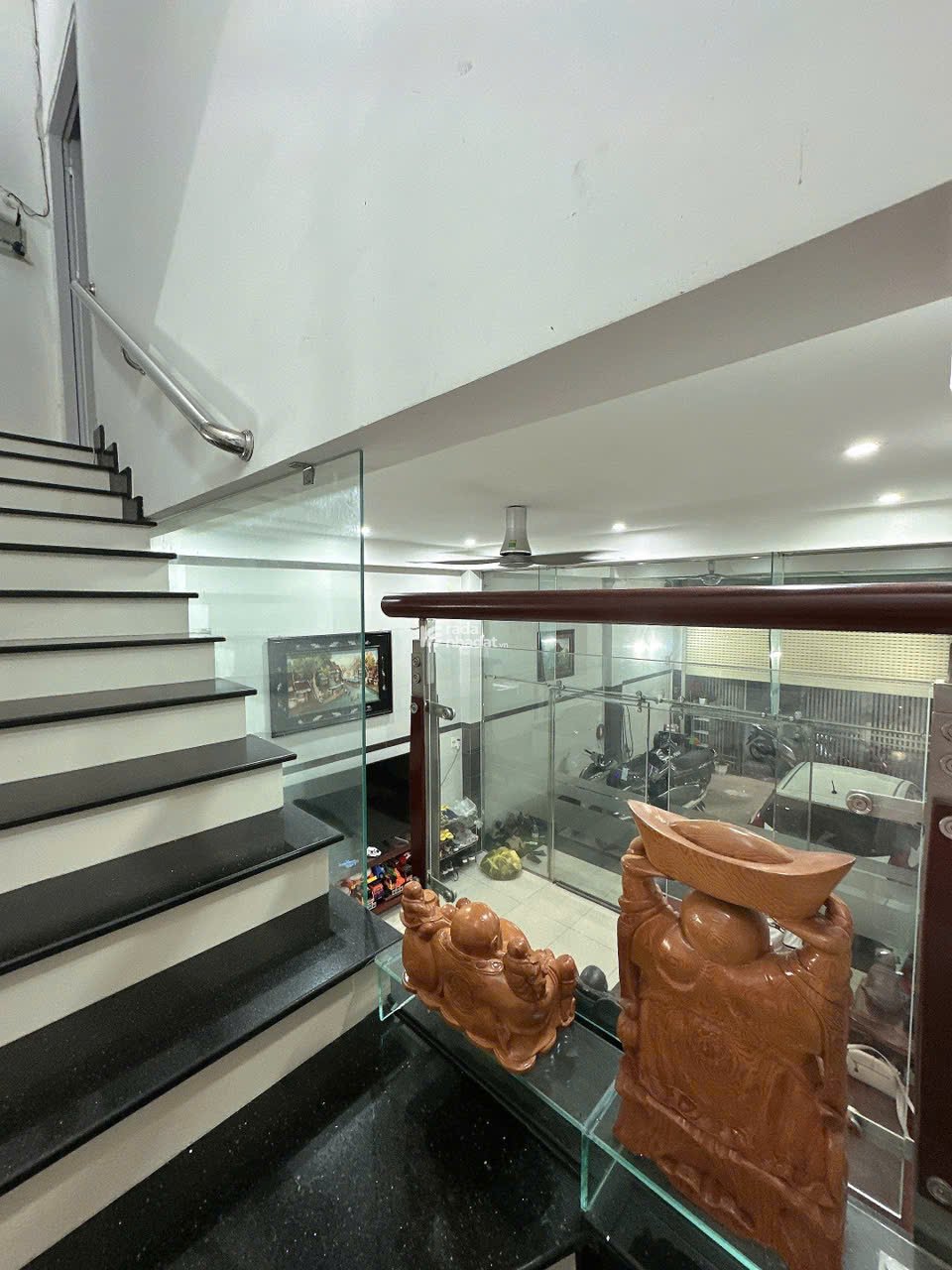 Bán nhà 4 tầng BTCT hẻm 8m Cộng Hòa ngang 5m 100m2 có gara sát bên ga T3 chỉ 23 tỷ.