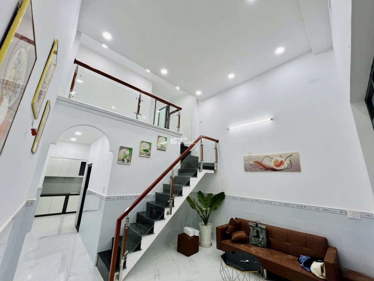 SOS! BÁN NHÀ ĐOÀN VĂN BƠ, PHƯỜNG 16, QUẬN 4, GIÁ TỐT CHỈ 3 tỷ850 TL SỔ RIÊNG HXH