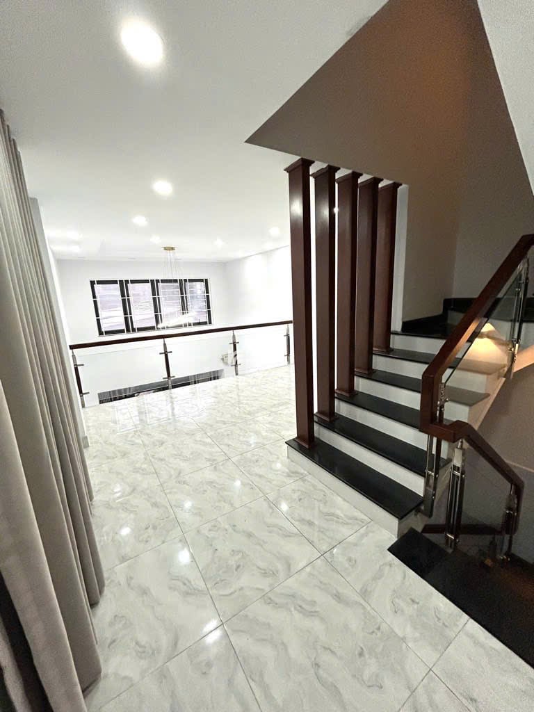 56.2m2 - Giá 10.8tỷ- HXH căn góc Hoàng Trọng Mậu kế tiểu học Tân Hưng