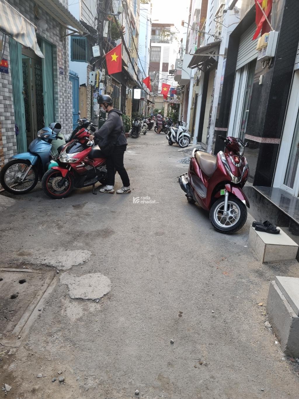 BÁN NHÀ BÀ HOM 25M2 2 TẦNG 3 TỶ HẺM THÔNG GẦN PHỐ ẨM THỰC QUẬN 6