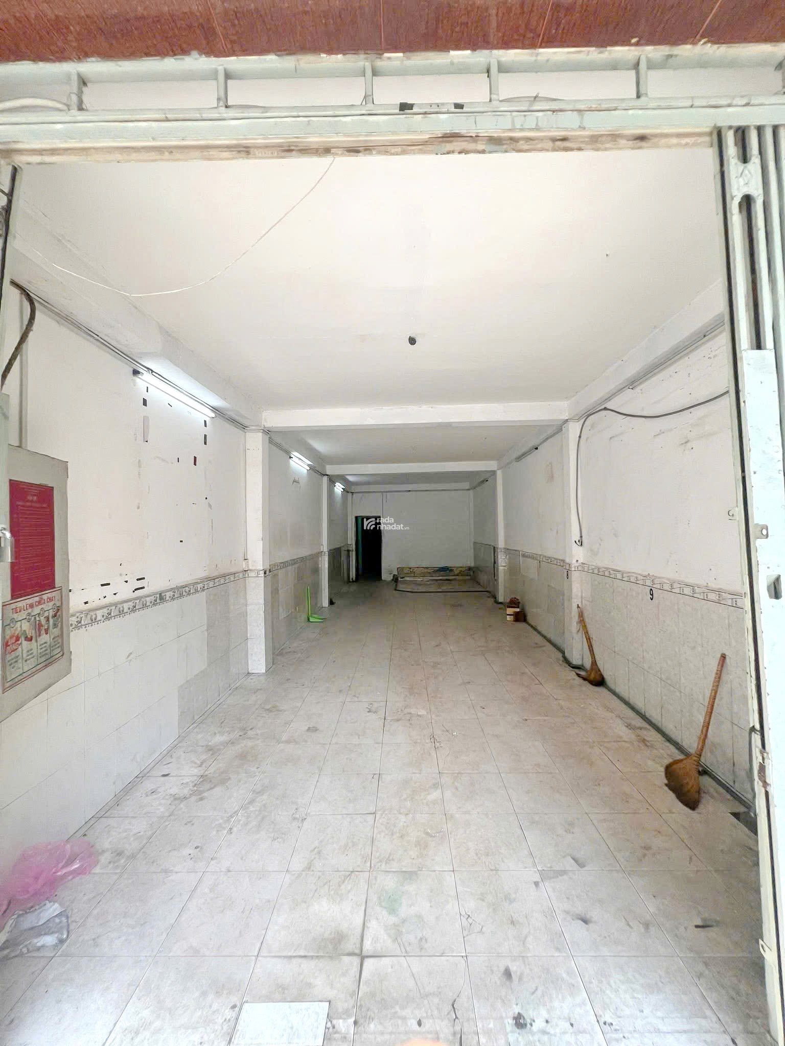 Bán nhà 2 lầu mặt tiền KD đường Nguyễn Biểu Phường 1 Quận 5