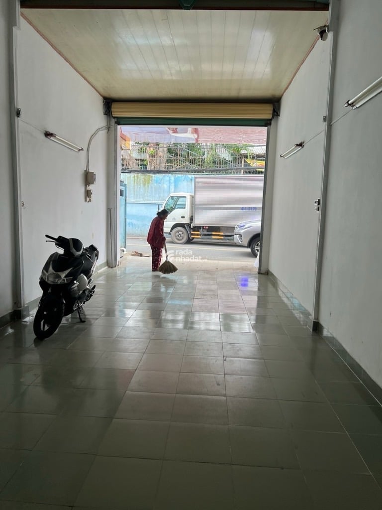 GẦN Q11, MTKD LÝ THÁI TÔNG, TÂN PHÚ, 96M2 HIẾM CÓ. GIẢM 550TR CHỈ CÒN 11T TL TỐT