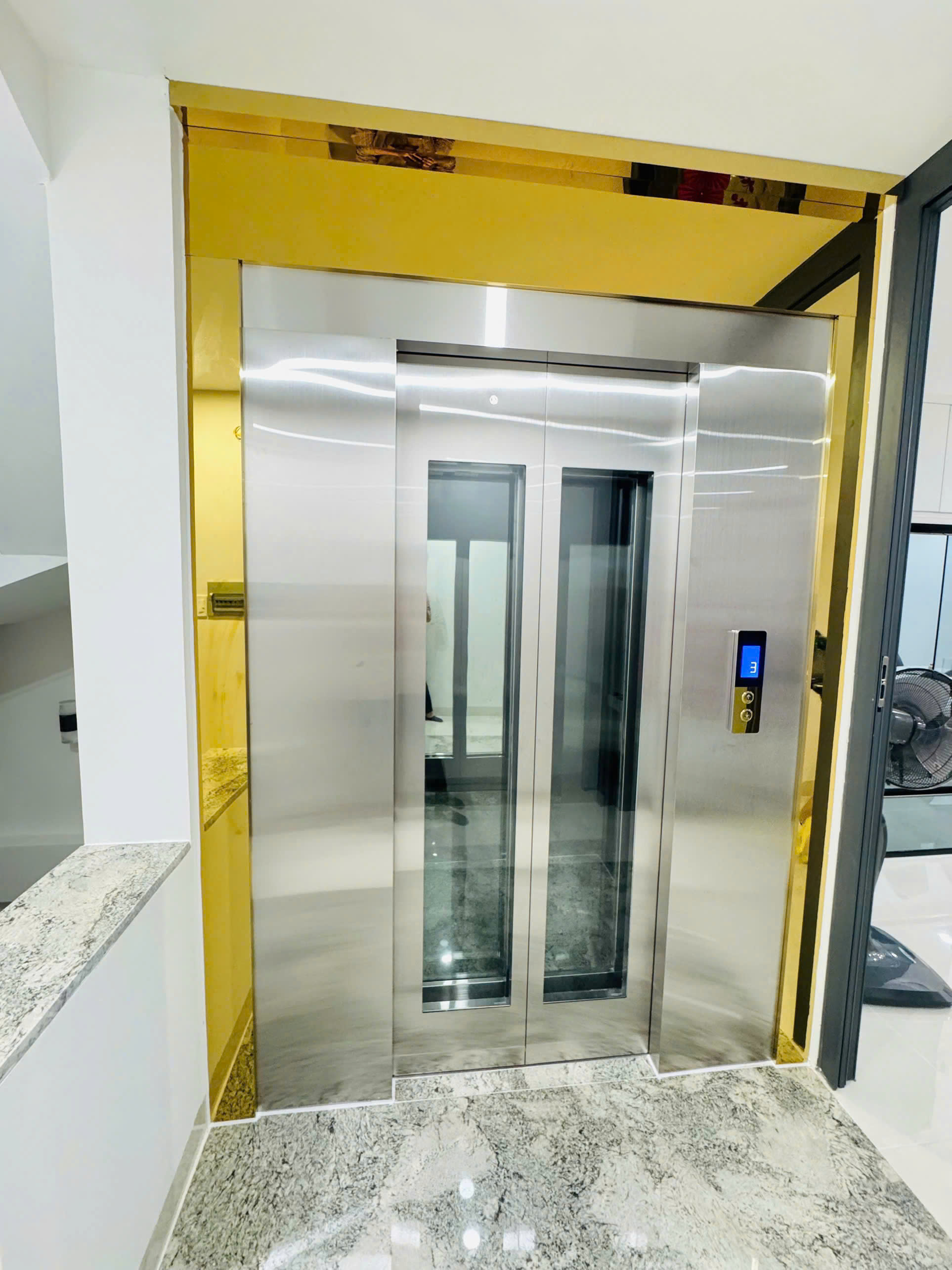 Cần bán Nhà mặt tiền đường 15, Phường Tân Kiểng, DT 4x20m 4 lầu