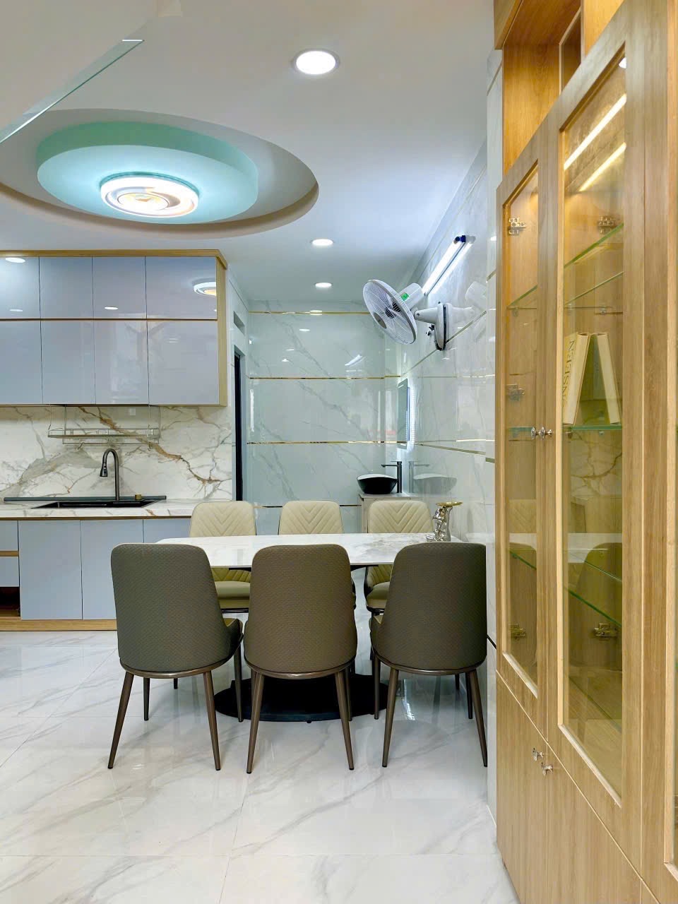 Nhà gì đẹp vậy ? Nhà tại Phan Văn Trị P11 Bình Thạnh, DT: 42m2 chỉ 4tỷ550tr. SHR.