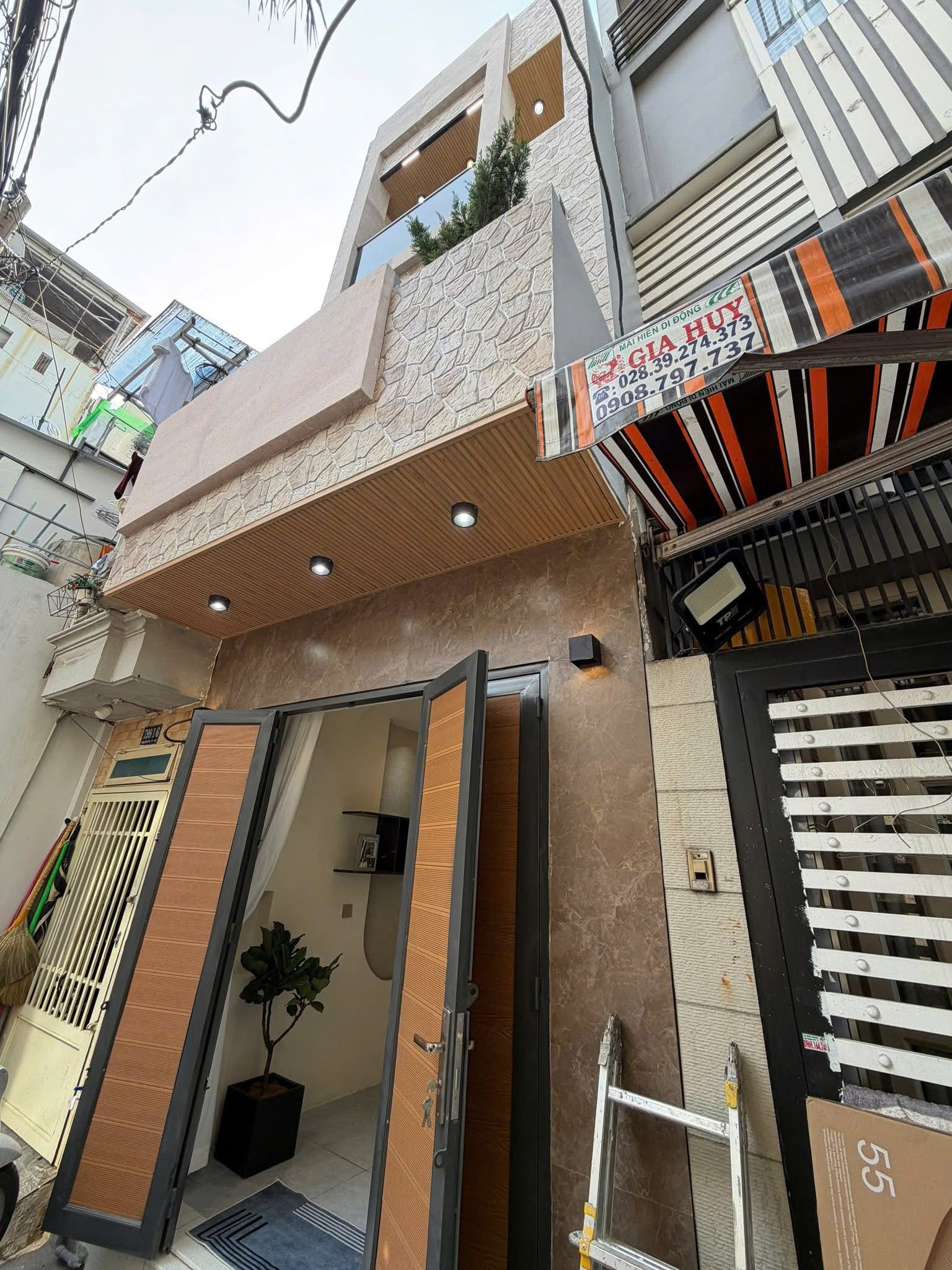 Bán gấp siêu phẩm nhà tại Nguyễn Thiện Thuật, Phường 11, Quận 3, TP. HCM, 32m2 đẹp xuất sắc