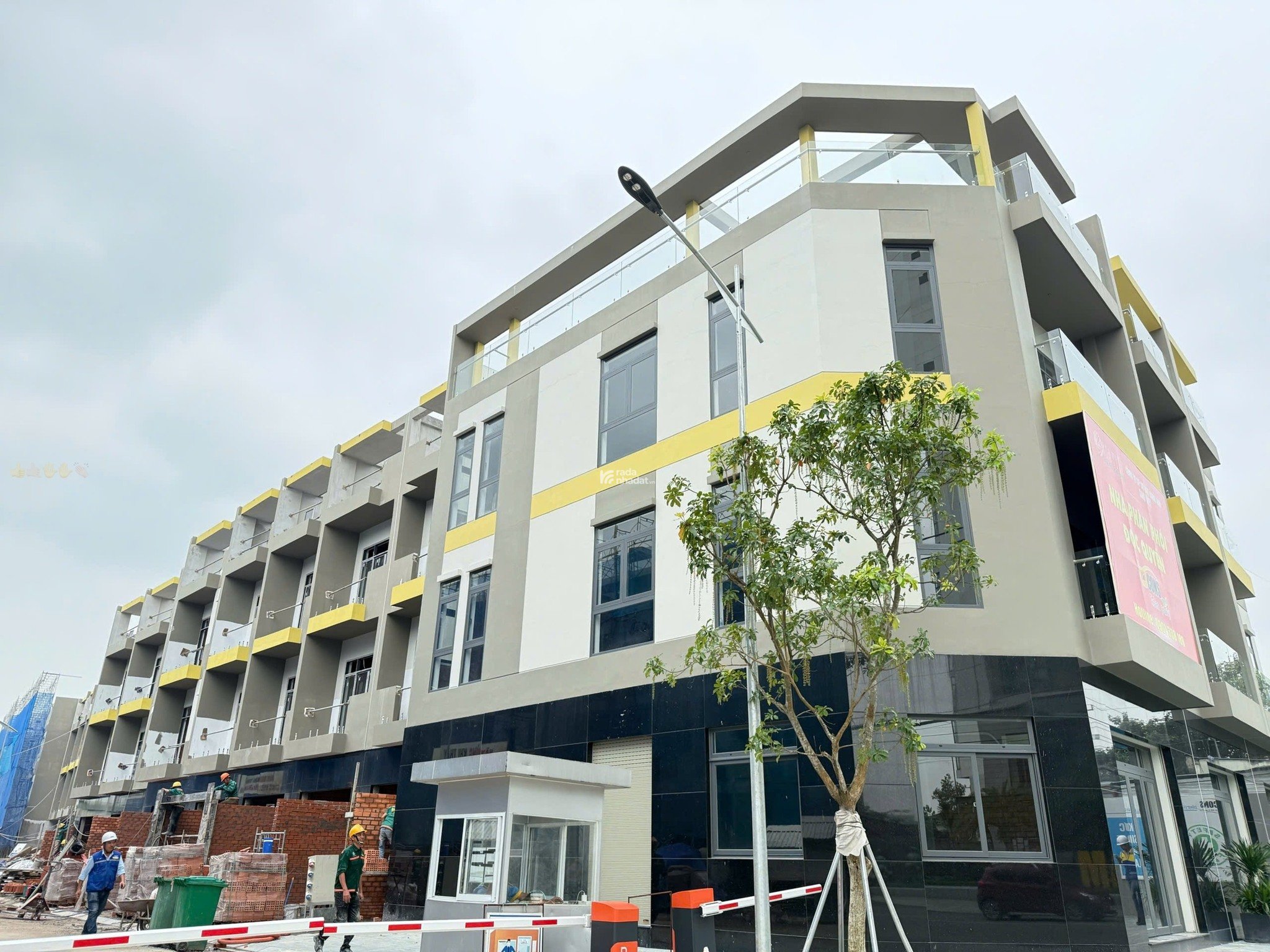 "Mua trực tiếp chủ đầu tư" chiết khấu 6% - Nhà phố khu an ninh Bcons đường Thống Nhất, gần ga Metro