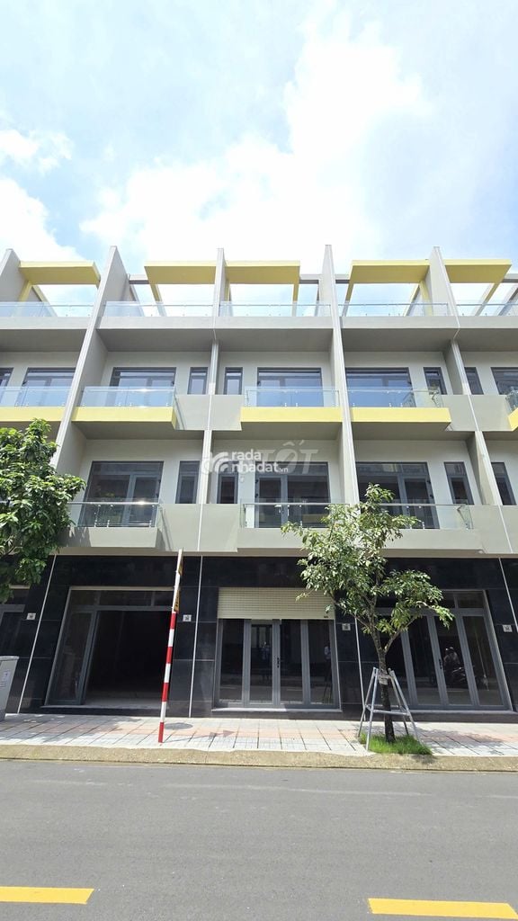 "Mua trực tiếp chủ đầu tư" chiết khấu 6% - Nhà phố khu an ninh Bcons đường Thống Nhất, gần ga Metro