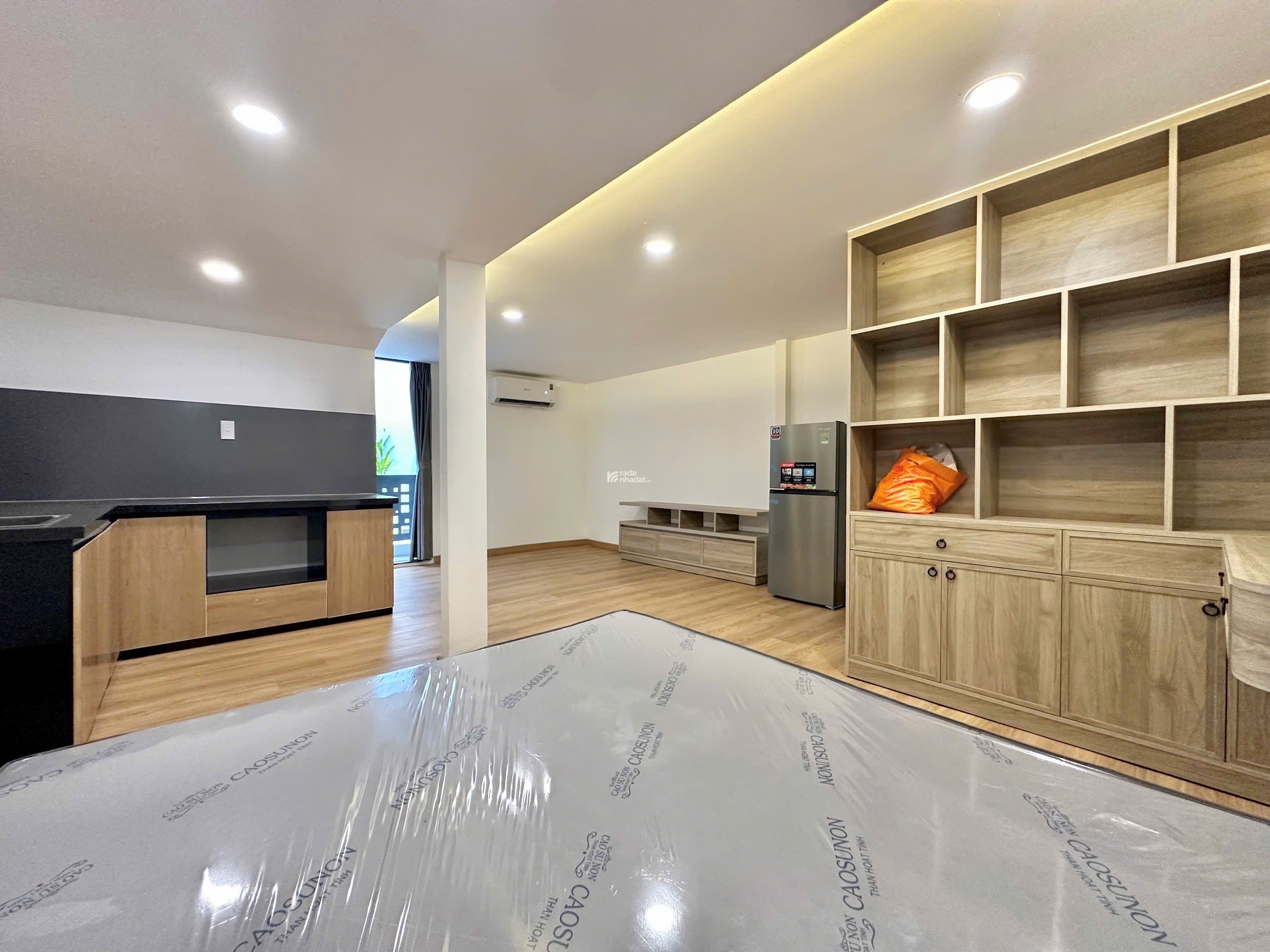 CĂN HỘ BAN CÔNG RỘNG 50M2 NGAY XOAM CHIẾU GẦN ĐH NGUYỄN TẤT THÀNH QUẬN 4