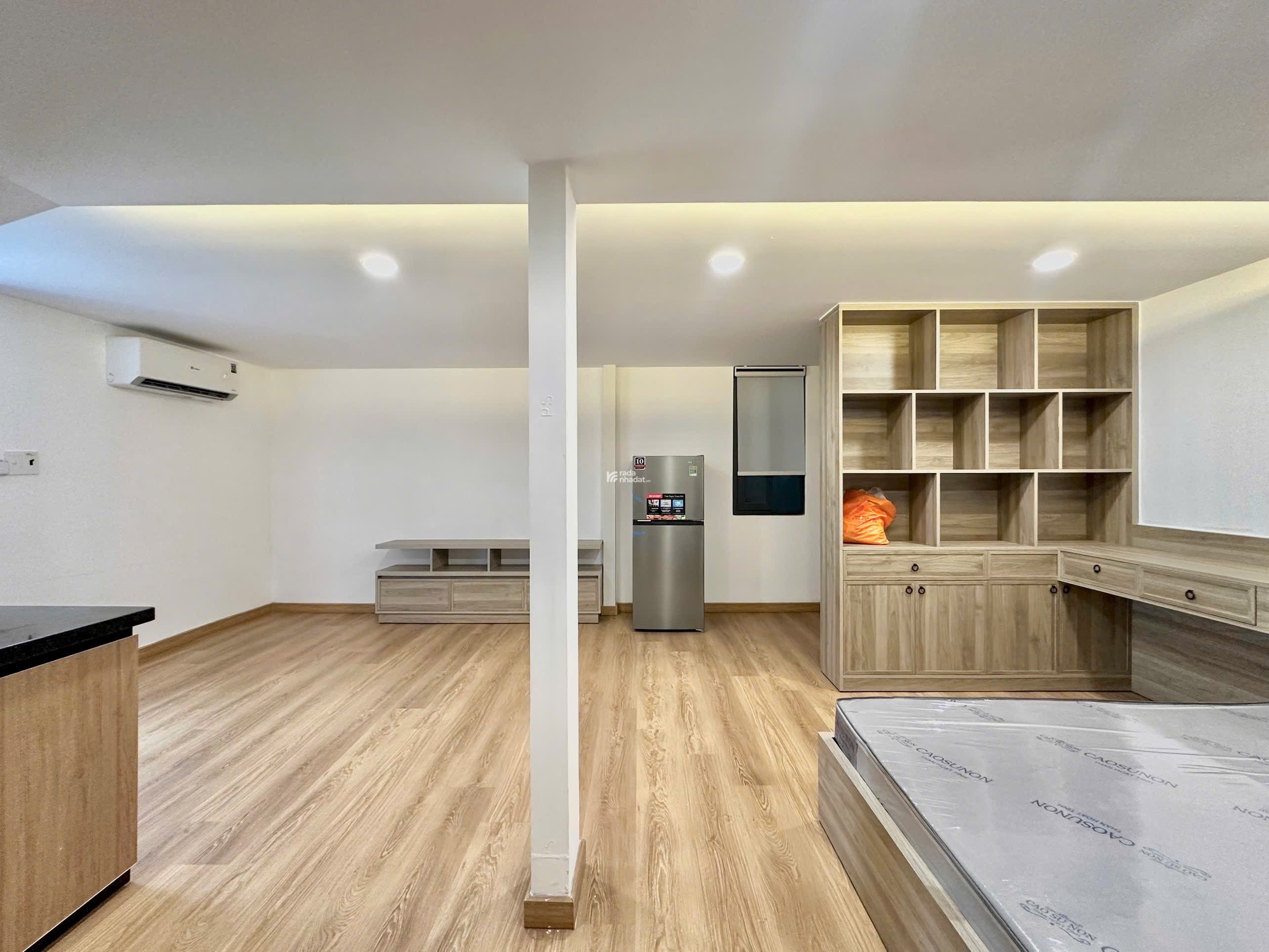 CĂN HỘ BAN CÔNG RỘNG 50M2 NGAY XOAM CHIẾU GẦN ĐH NGUYỄN TẤT THÀNH QUẬN 4