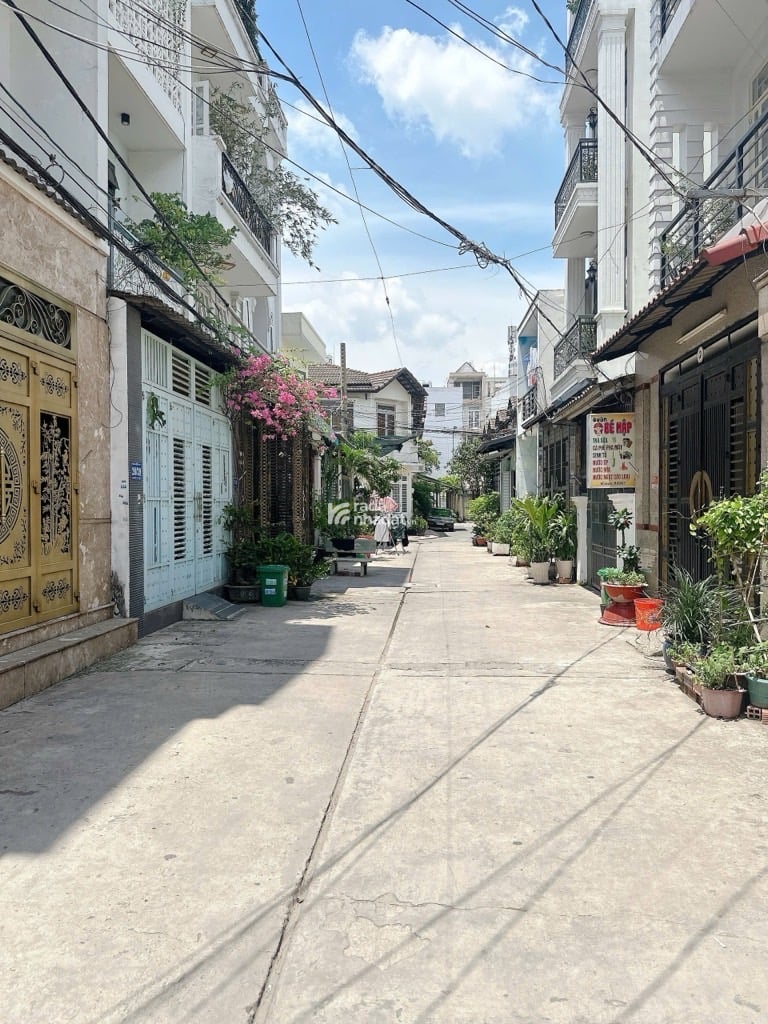 Bân nhà gần hương lộ 3 bình hưng hoà