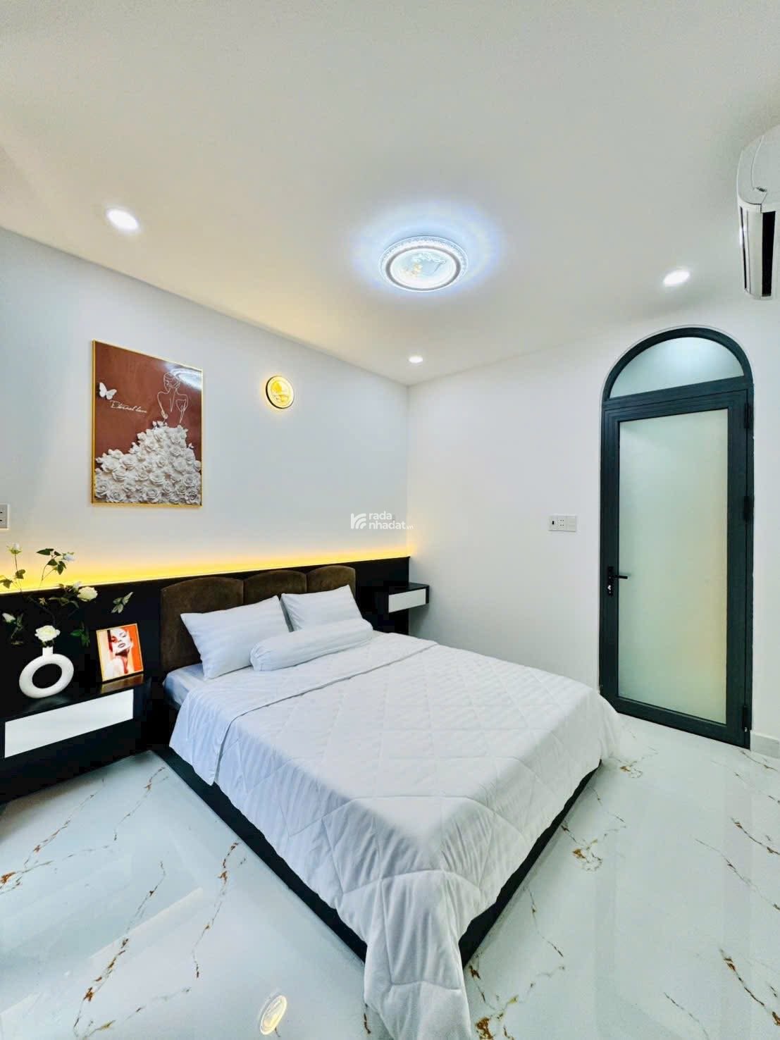 Bán nhà ngộp 3 lầu hoàn công đủ, 3tỷ3 DT 59.6m2, Lê Quang Định P1 Quận Gò Vấp, Công chứng liền