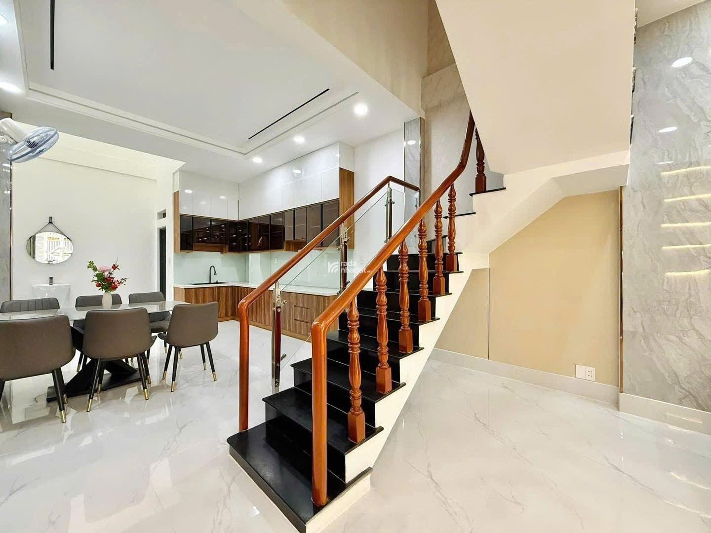 Sở hữu ngay căn nhà Út Tịch, Tân Bình/ 56,6m2/ Sổ riêng, đang cho thuê 17tr/ tháng