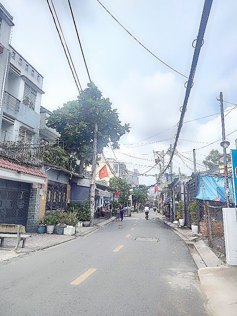 Bán nhà lô góc gần tân kỳ tân quý bình hưng hoà