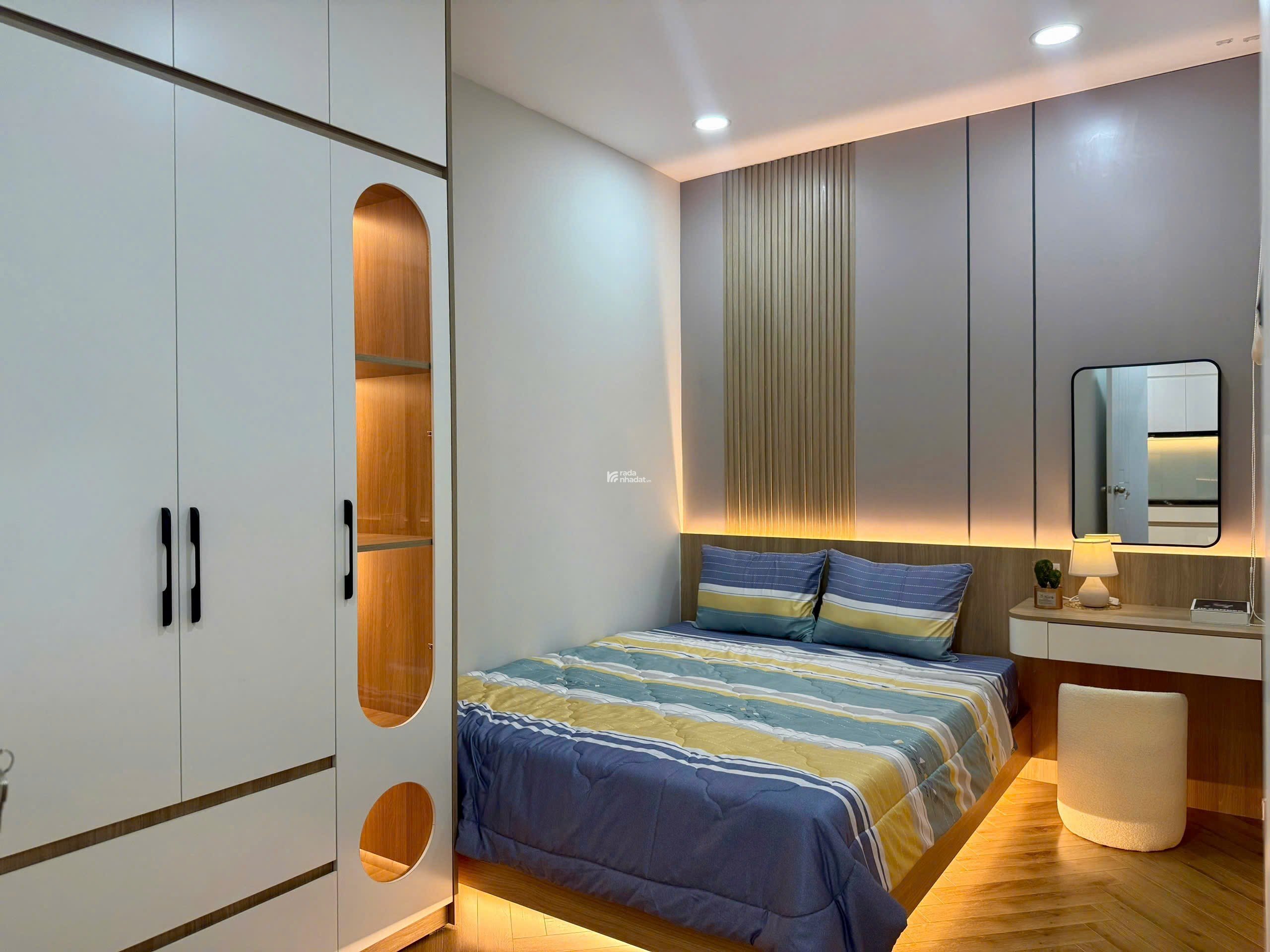 Bán nhanh căn hộ Sky garden 2, PMH, Q7, 71m2, TK 2 PN nhà mới đẹp, giải chỉ 5,1 tỷ 