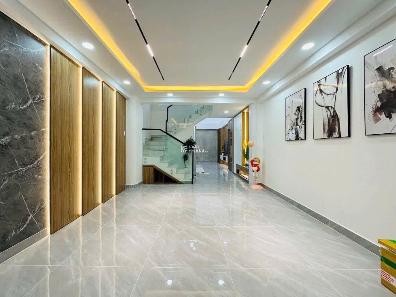 Cô Đức kí gửi bán nhà 49m2 2Tỷ470tr đường Phan Đăng Lưu P3 Phú Nhuận. Sổ hồng riêng. 
