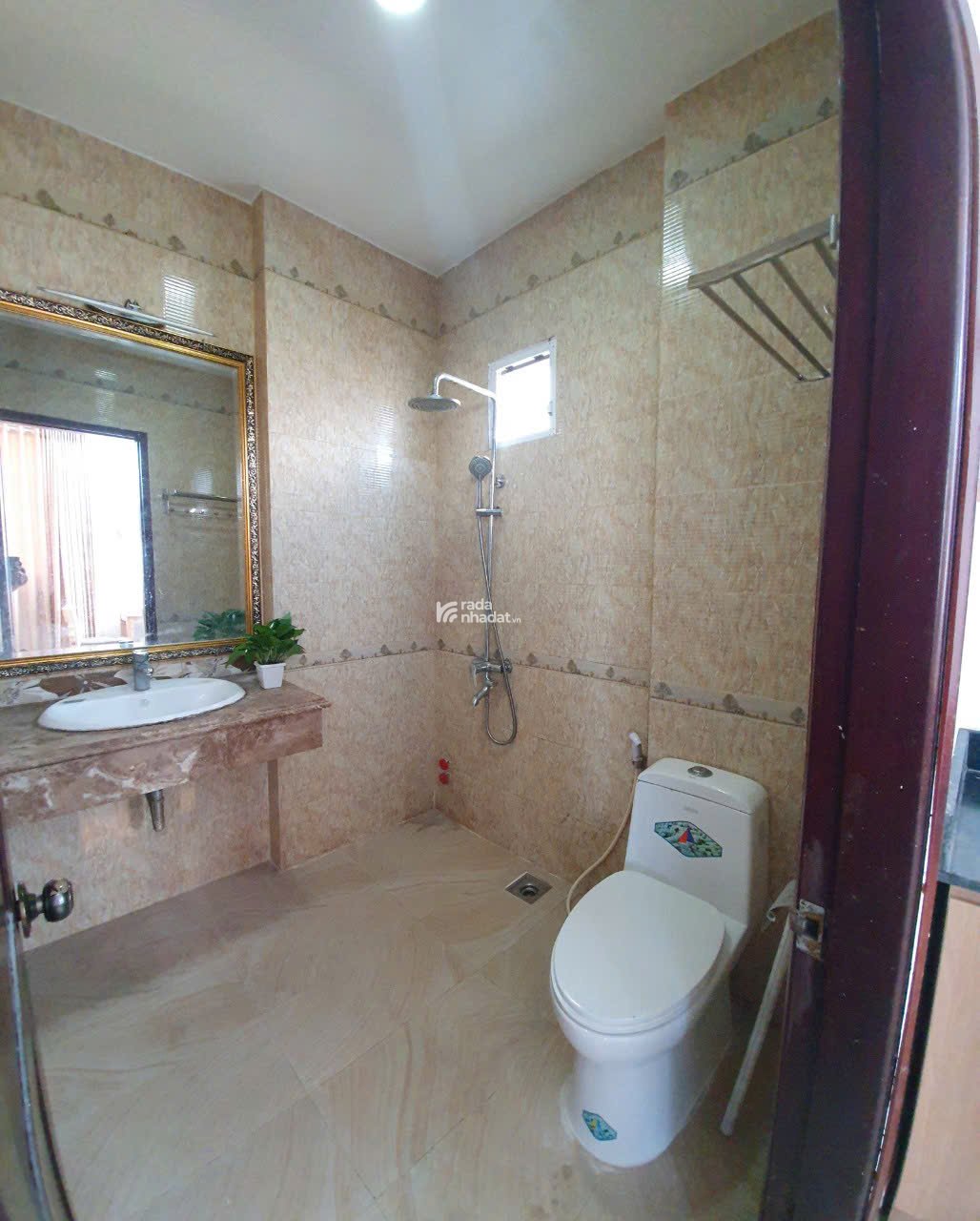 Bán nhà HXH tại đường Nguyễn Văn Nguyễn Q1 dt(5.2 x 11m) giá 18 tỷ