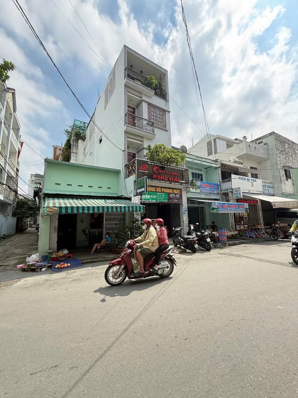 SIÊU PHẨM 4 TẦNG NGAY TÂN SƠN NHÌ ,VỊ TRÍ TRUNG TÂM, KINH DOANH SẦM UẤT 
