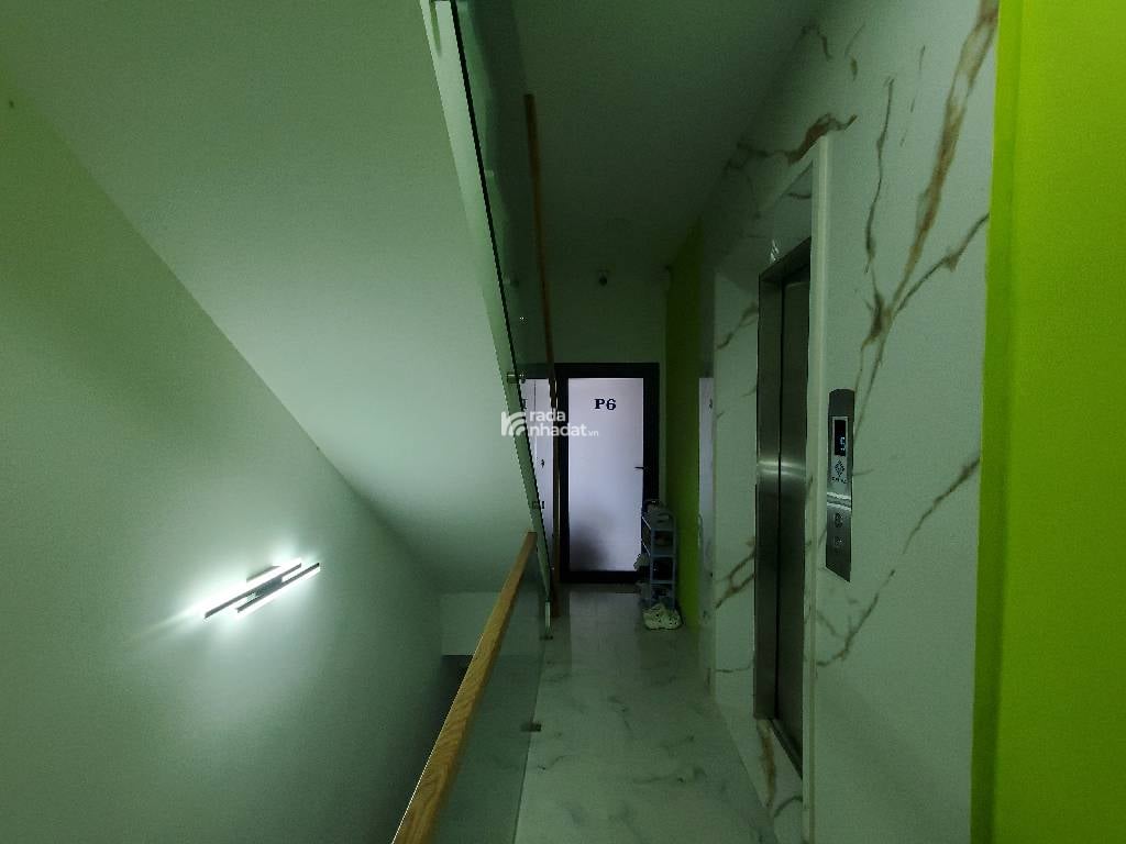 HXH THÔNG NGAY CÔNG VIÊN TẦM VU - NHÀ 6 TẦNG THANG MÁY 10PN 11WC - CHDV CAO CẤP DÒNG TIỀN CAO