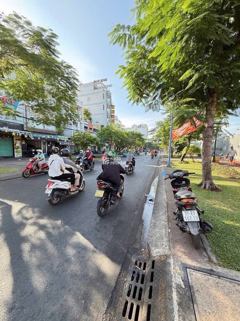 [TÂN BÌNH] MẶT TIỀN ĐỒNG ĐEN - 227M2 - 3 TẦNG - NGANG 6.4 NỞ HẬU 9.4M - GIÁ 40T
