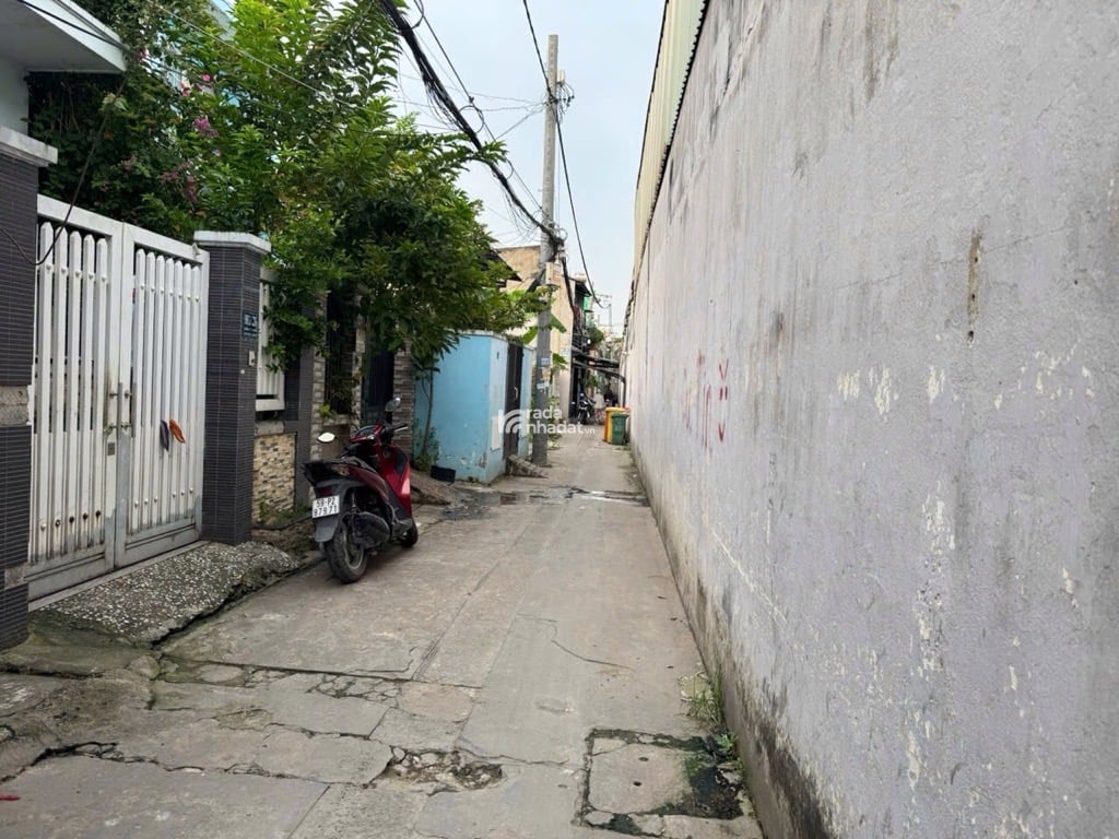 BÁN NHÀ HƯƠNG LỘ 2 70M2 (4X18) 3.85 TỶ - HẺM XE HƠI CÓ 7 PHÒNG TRỌ CHO THUÊ 8.5TR/TH, BÌNH TÂN