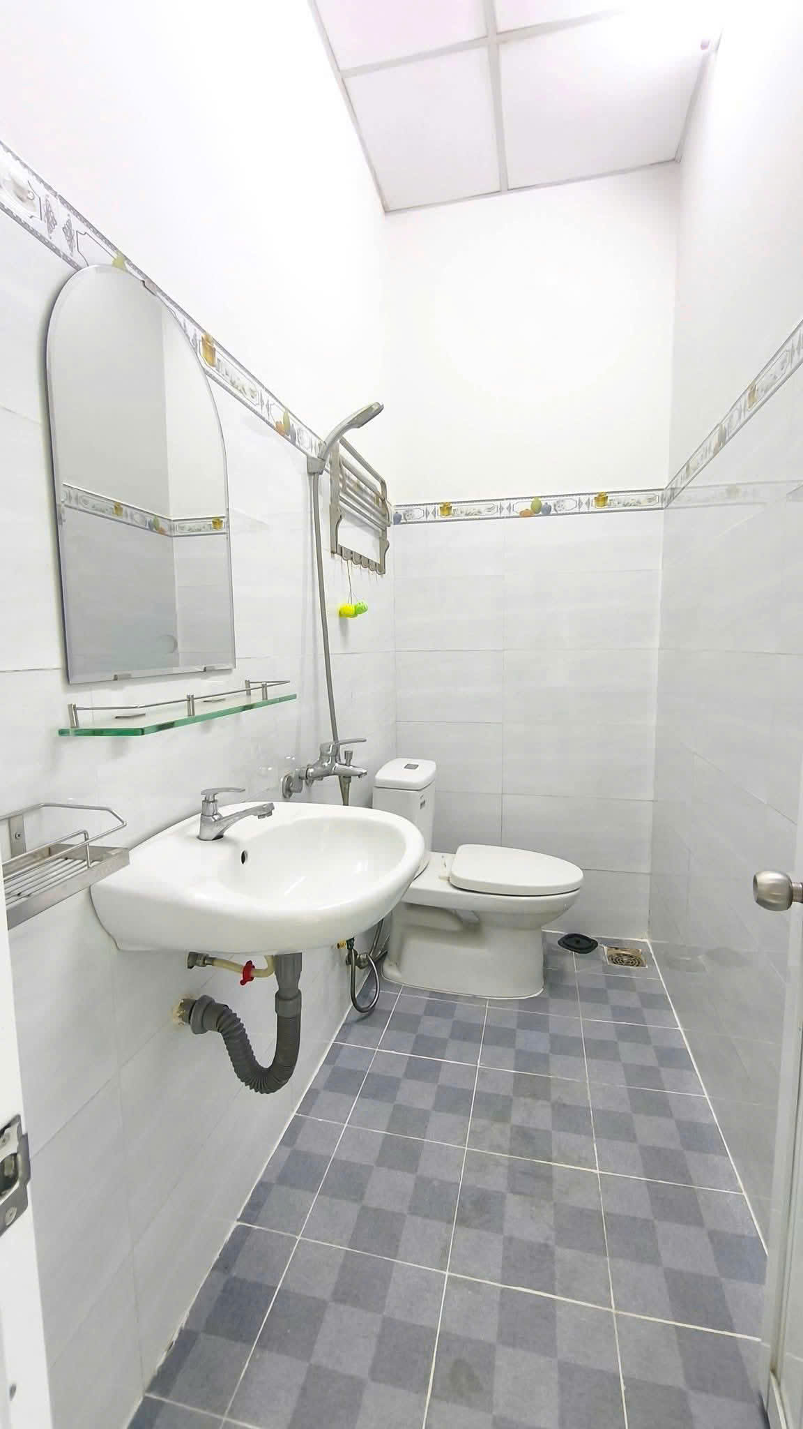 NHÀ SẴN DÒNG TIỀN 17TR/ THÁNG ĐƯỜNG NGUYỄN HUY LƯỢNG, BÌNH THẠNH/ 56M2 NHÀ MỚI SIÊU VIP/ HẺM OTO