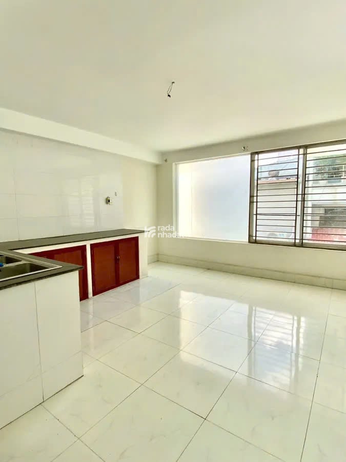 Nhà 5 tầng Lê Trung Đình, 32m2, gần AEON Tân Phú, chỉ 4.98 tỷ TL