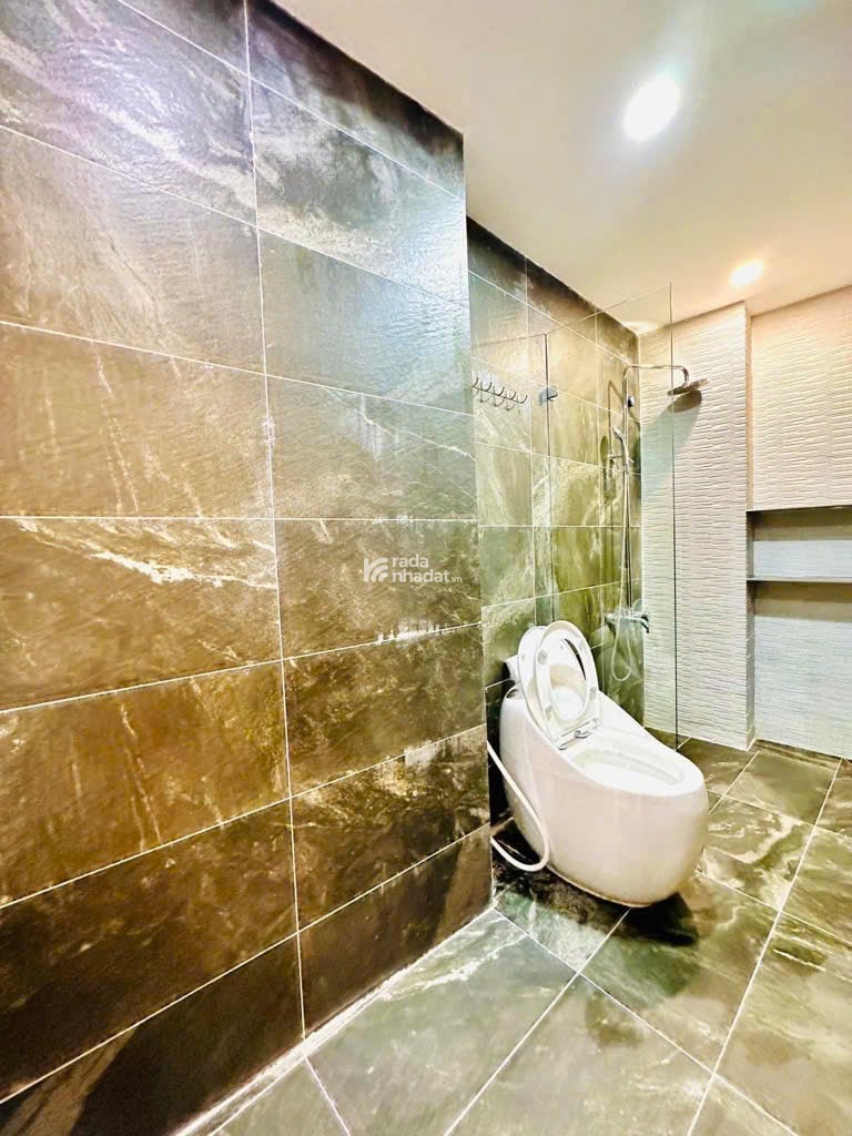 Bán gấp nhà Nguyễn Khánh Toàn ngõ thông gần phố kinh doanh 60m2 x 5 tầng 15 tỷ