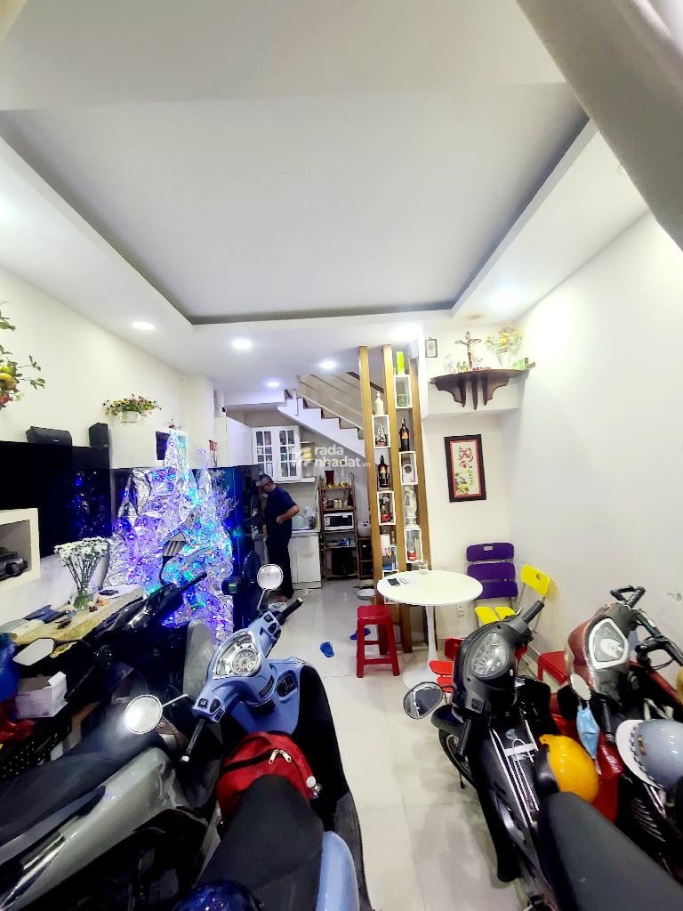 NHÀ ĐẸP 3 LẦU - GẦN ETOWN - P13 - TÂN BÌNH  3.8 TỶ 