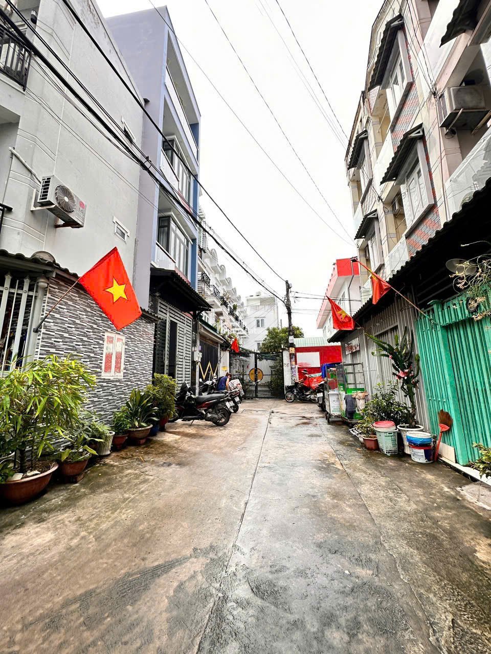 NHÀ ĐẸP - XÂY Ở KIÊN CỐ, NHƯ MỚI, QUẬN 12, 3 TẦNG 5.X TỶ