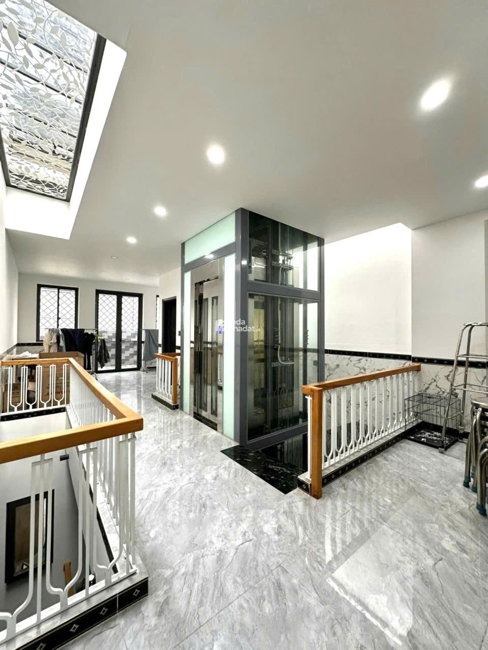 NHÀ ĐẸP 5 TẦNG H8M GẦN KHU VIP BÀU CÁT CÓ THANG MÁY CHỈ 22 TỶ