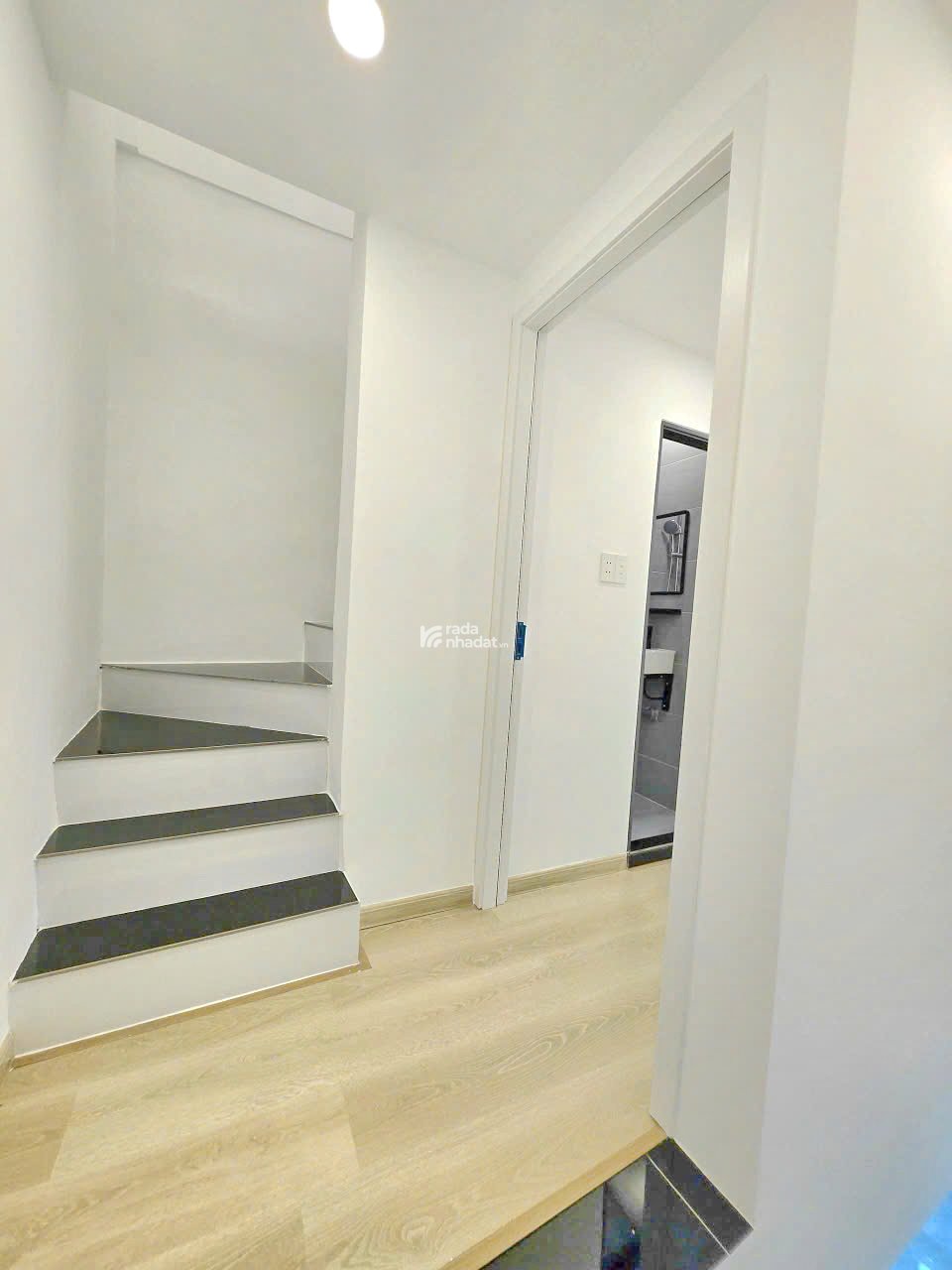 Bán nhà mới 2 lầu gần đường Trần Văn Thành P.8 Quận 8