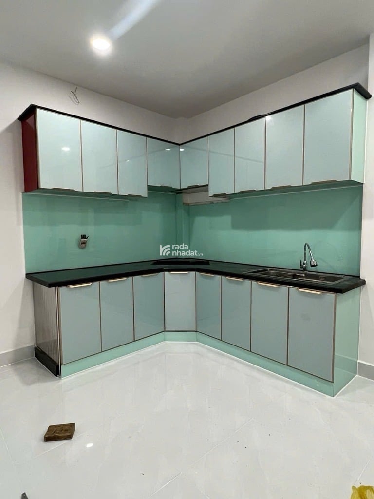 Ngay Khu Vip Tân Sơn Nhì Nhà 5 Tầng BTCT - 37m2 - N4,2x9 - 5PN - Hẻm Nhựa Oto Thoáng 