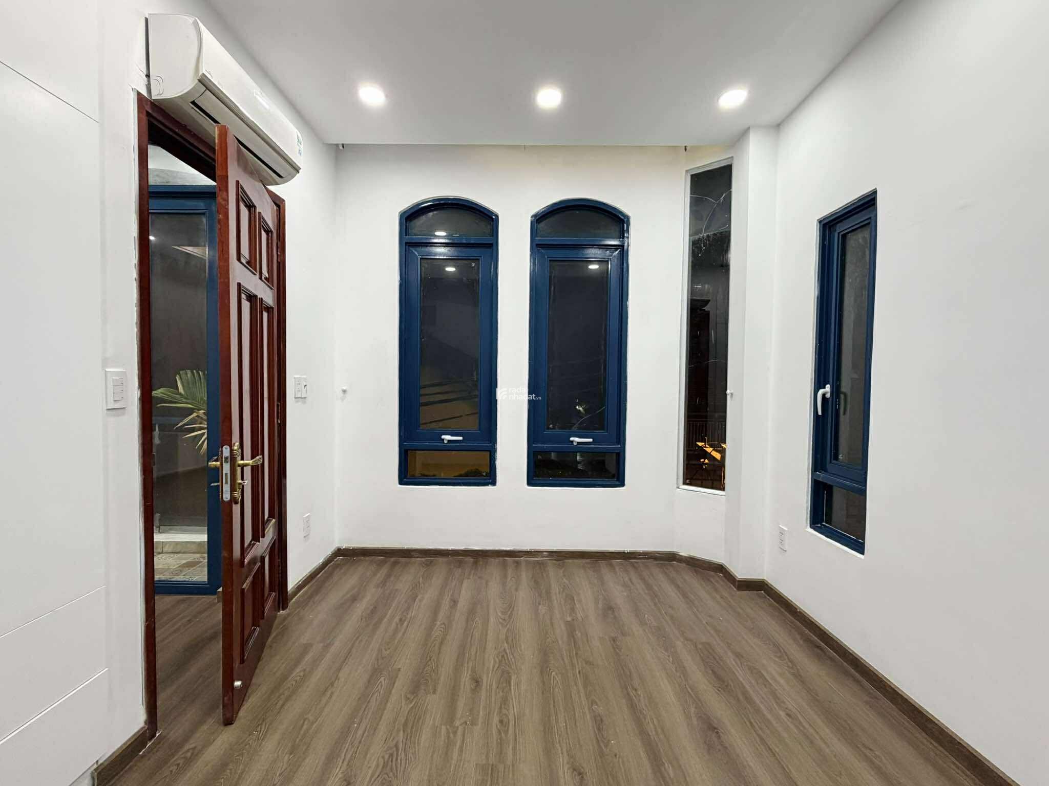 VILLA MẶT TIỀN PHÚ NHUẬN GIÁP NGUYỄN VĂN TRỖI - HẦM  4 TẦNG THANG MÁY - 18.3 TỶ