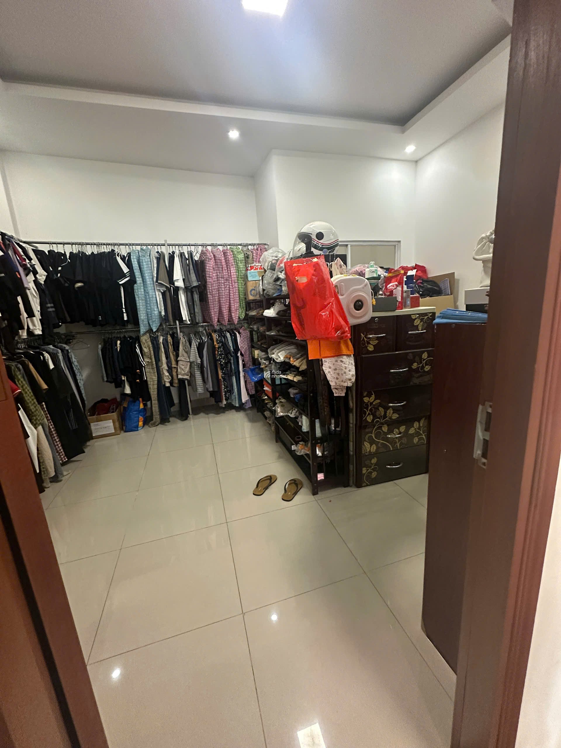 Bán gấp nhà 4 lầu ô tô ngủ trong nhà Huỳnh Văn Nghệ, P. 15, Tân Bình chỉ 8.5 tỷ. TL