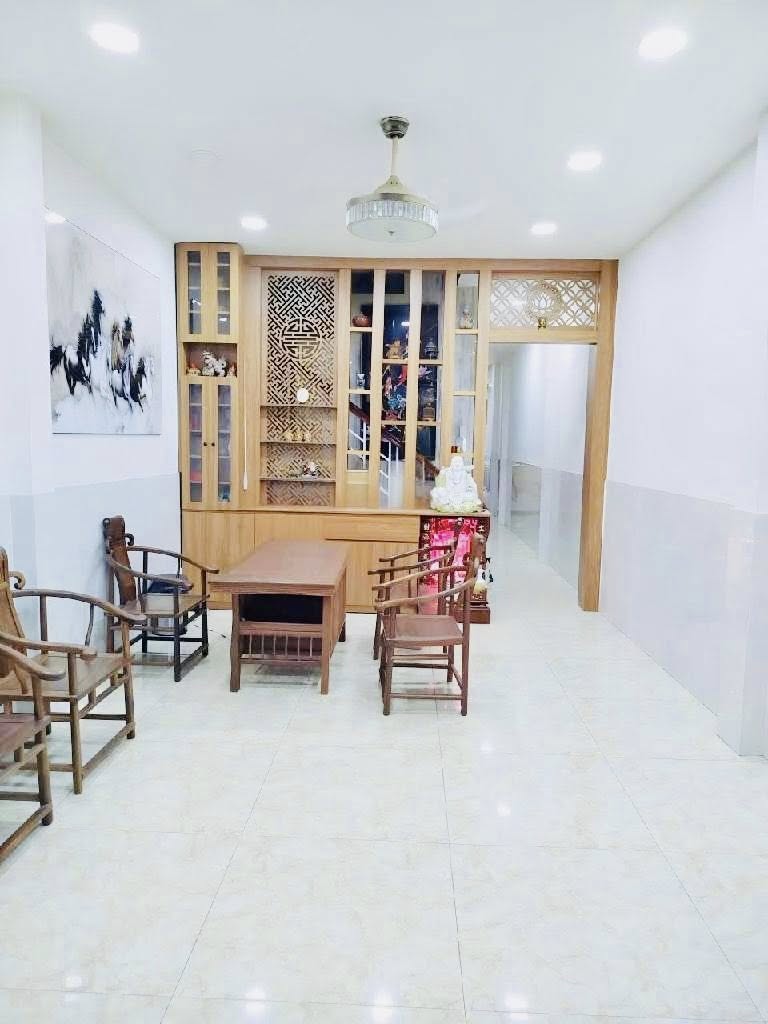 GIÁP Q11  MẶT TIỀN ĐƯỜNG 10M GIAO LUỸ BÁN BÍCH  NHÀ MỚI 121M2  3 TẦNG 5PN CHỈ 11.X TỶ