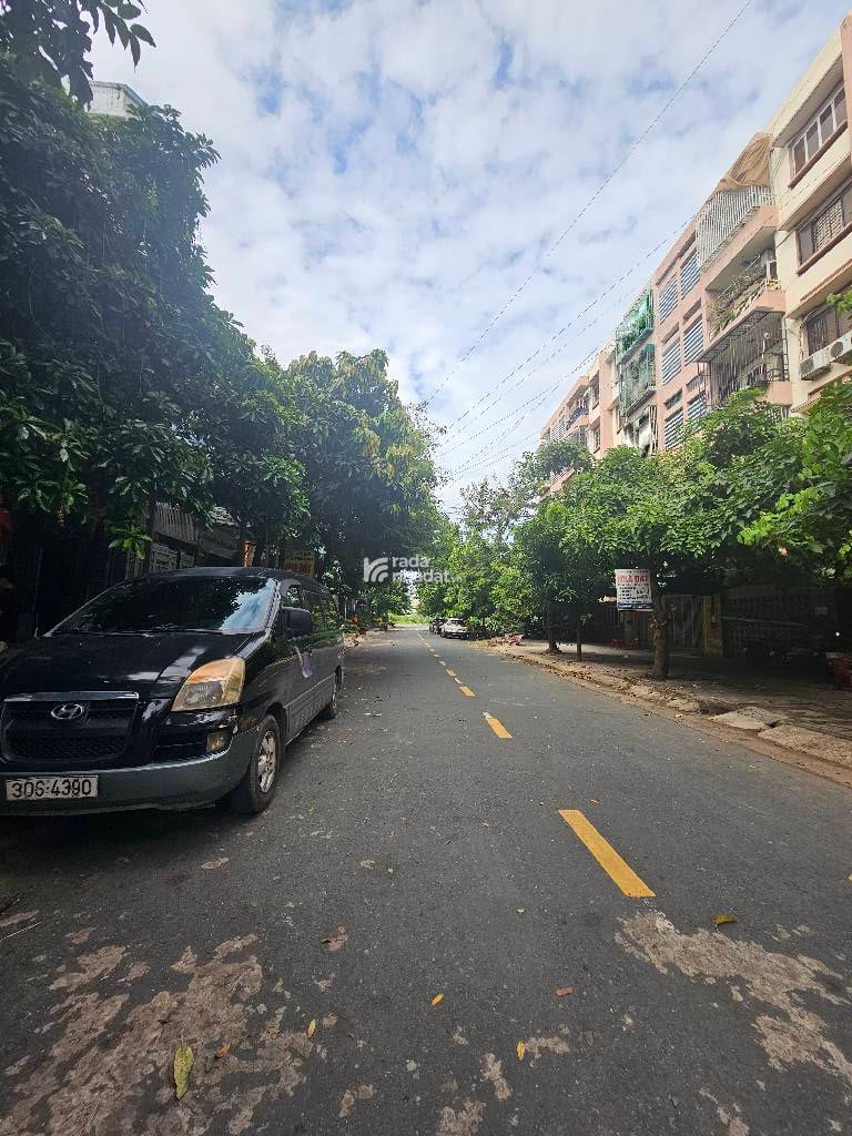 - Mặt tiền kinh sầm uất, vị trí đẹp gần trường học gần chợ , Đường nhựa18m , ,