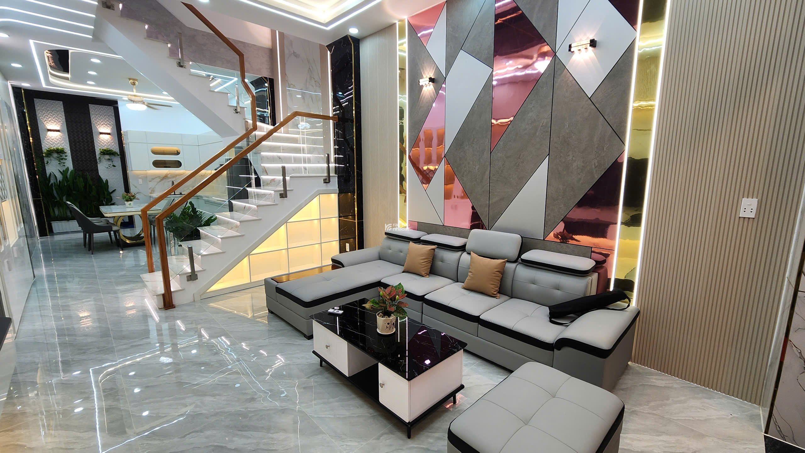 NHÀ PHỐ CAO CẤP - 1/ LÂM THỊ HỐ, QUẬN 12 - 3 TỶ NHẬN NHÀ