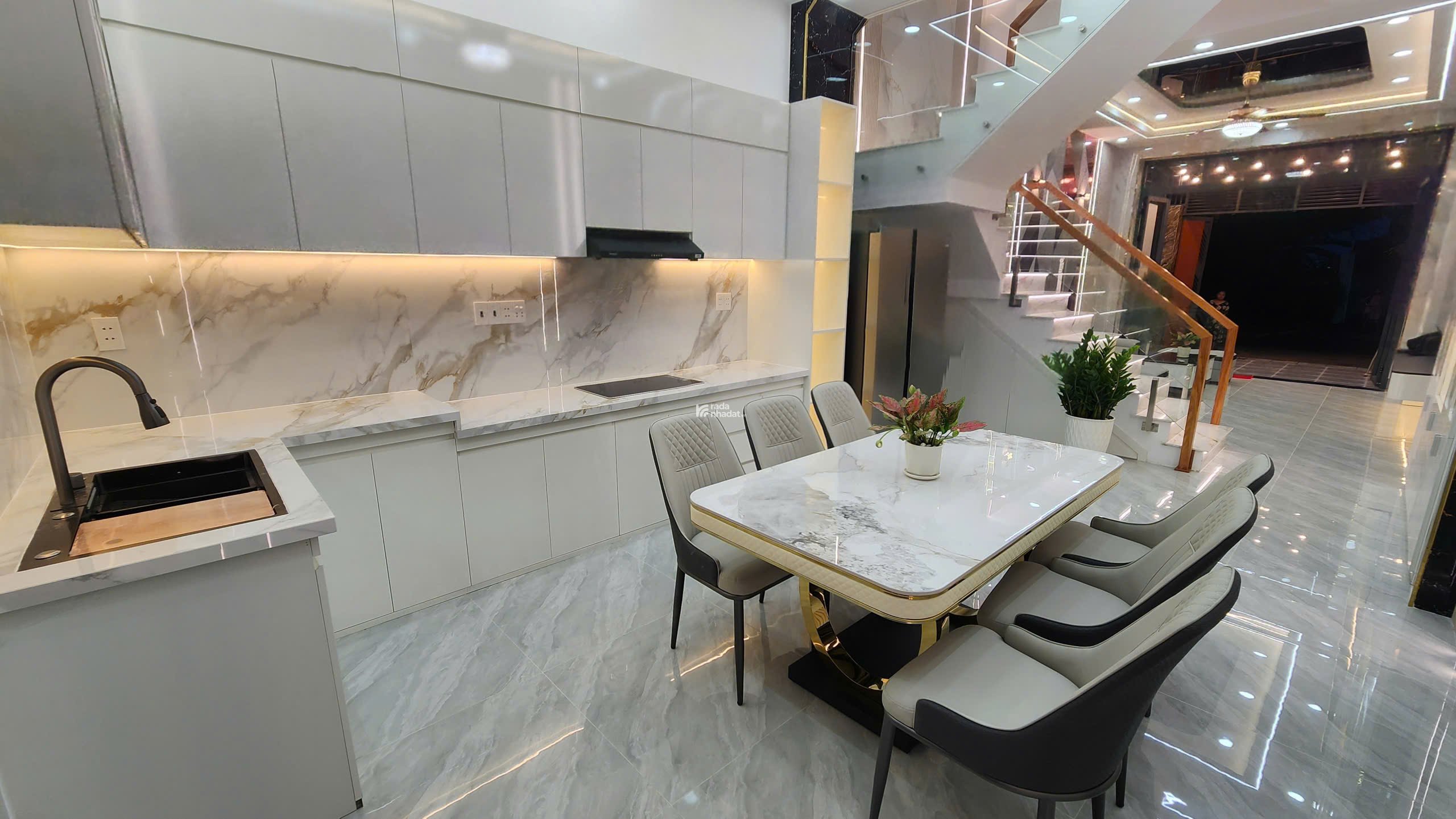 NHÀ PHỐ CAO CẤP - 1/ LÂM THỊ HỐ, QUẬN 12 - 3 TỶ NHẬN NHÀ