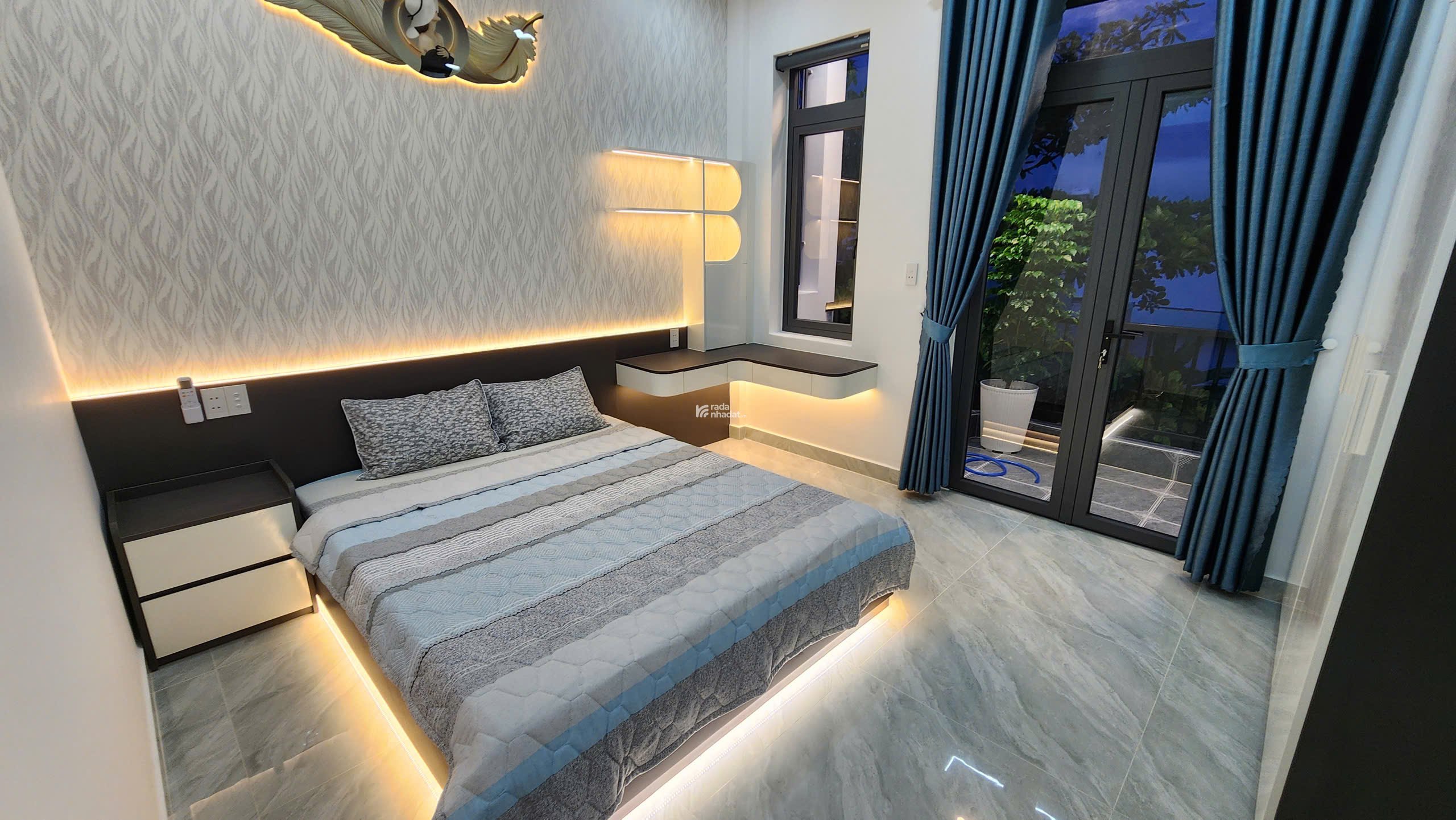 NHÀ PHỐ CAO CẤP - 1/ LÂM THỊ HỐ, QUẬN 12 - 3 TỶ NHẬN NHÀ