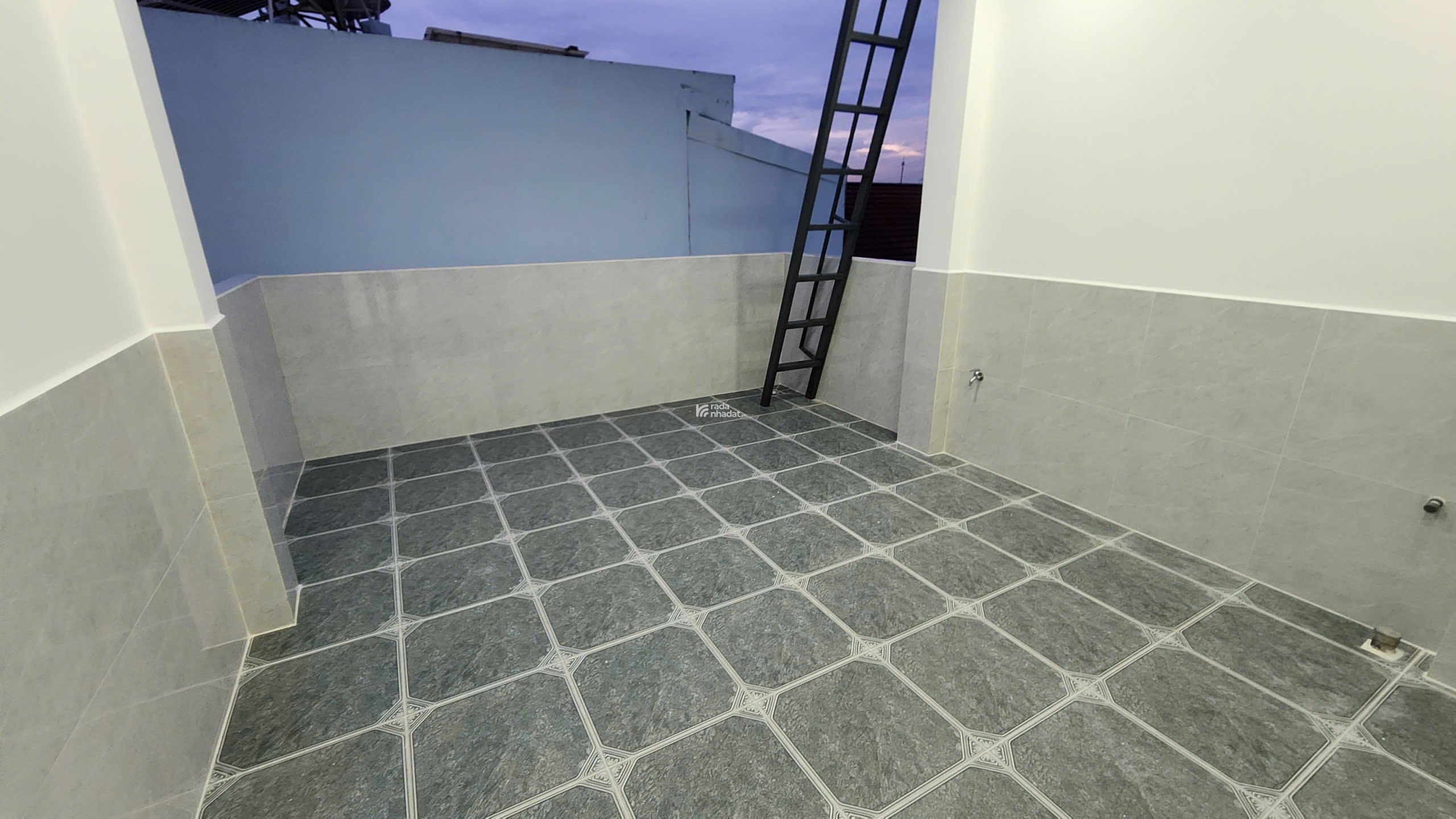 NHÀ PHỐ CAO CẤP - 1/ LÂM THỊ HỐ, QUẬN 12 - 3 TỶ NHẬN NHÀ