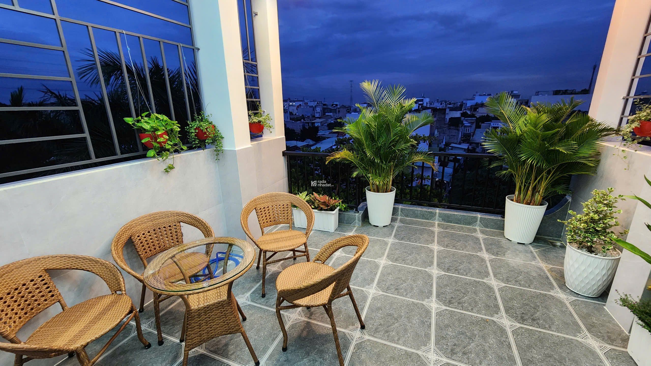 NHÀ PHỐ CAO CẤP - 1/ LÂM THỊ HỐ, QUẬN 12 - 3 TỶ NHẬN NHÀ