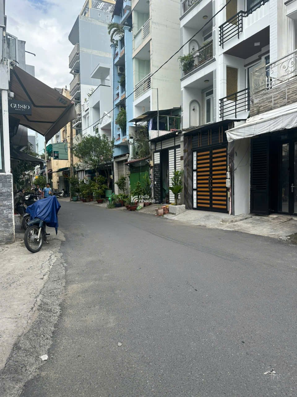 BÁN NHÀ HẺM XE HƠI CƯ XÁ ĐÔ THÀNH QUẬN 3- DT 4.3X10M - GIÁ 13.5 TỶ